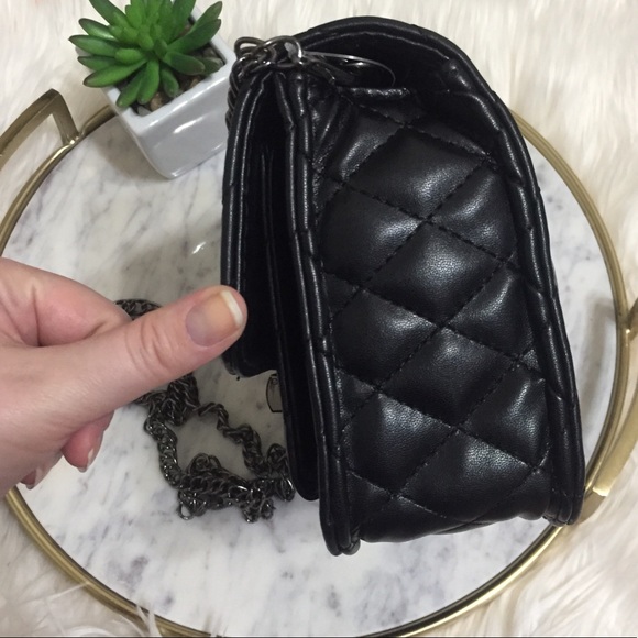 LAST ONE Quilted Chains Black Crossbody Bag - Picture 4 of 5